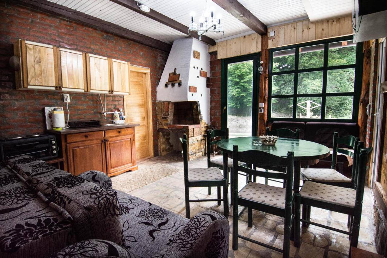 Vajat Tuk Villa Bajina Basta Buitenkant foto