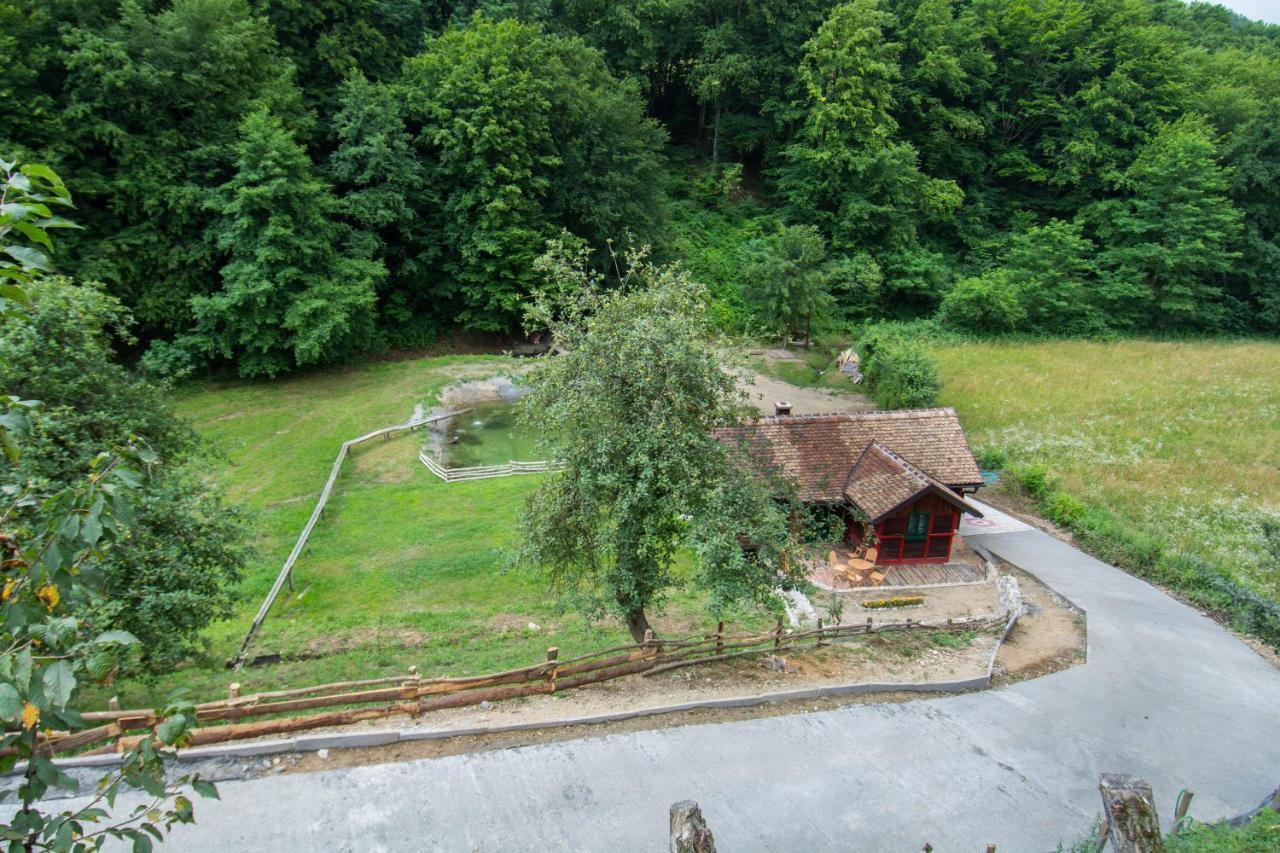 Vajat Tuk Villa Bajina Basta Buitenkant foto