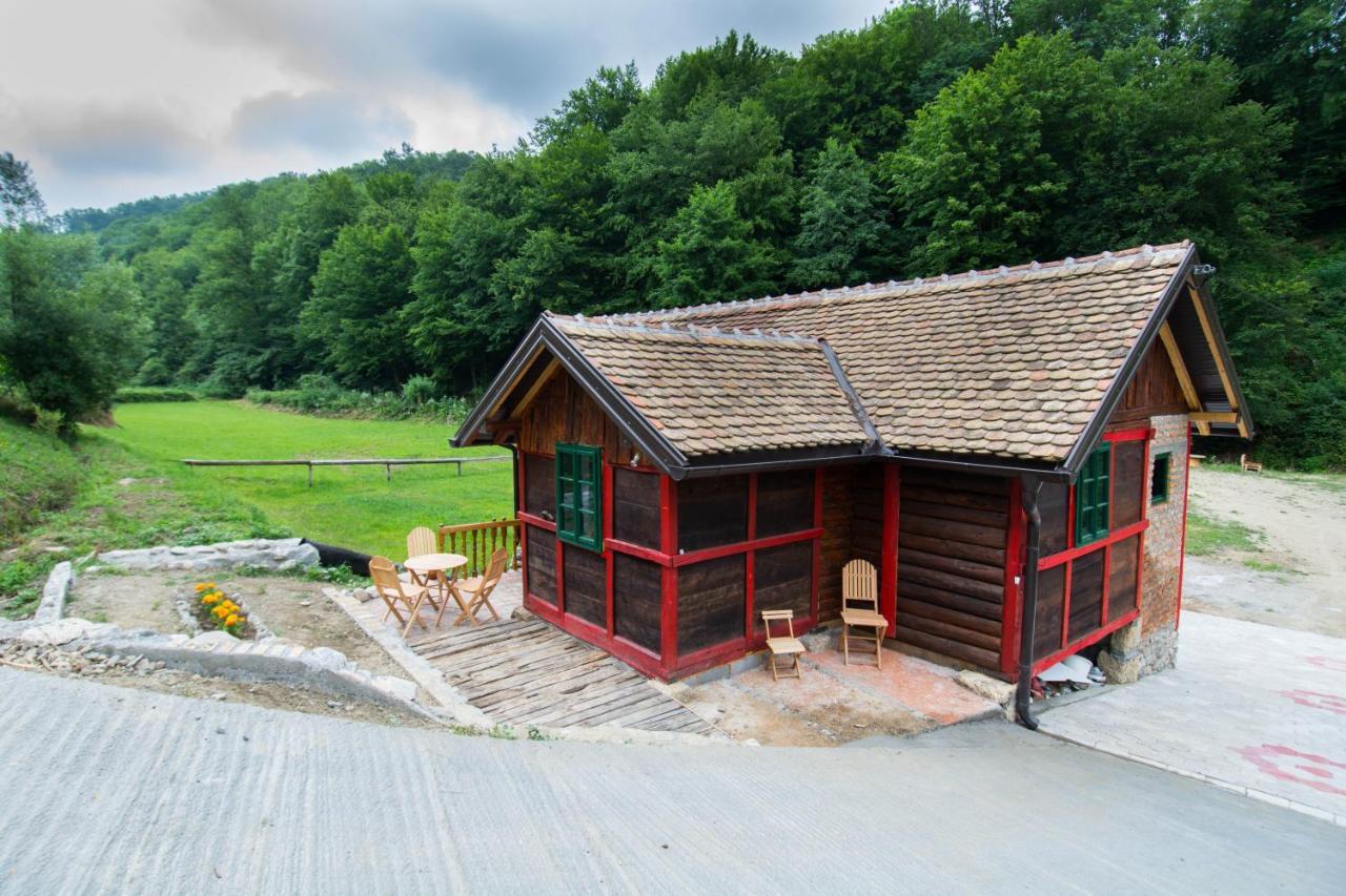 Vajat Tuk Villa Bajina Basta Buitenkant foto