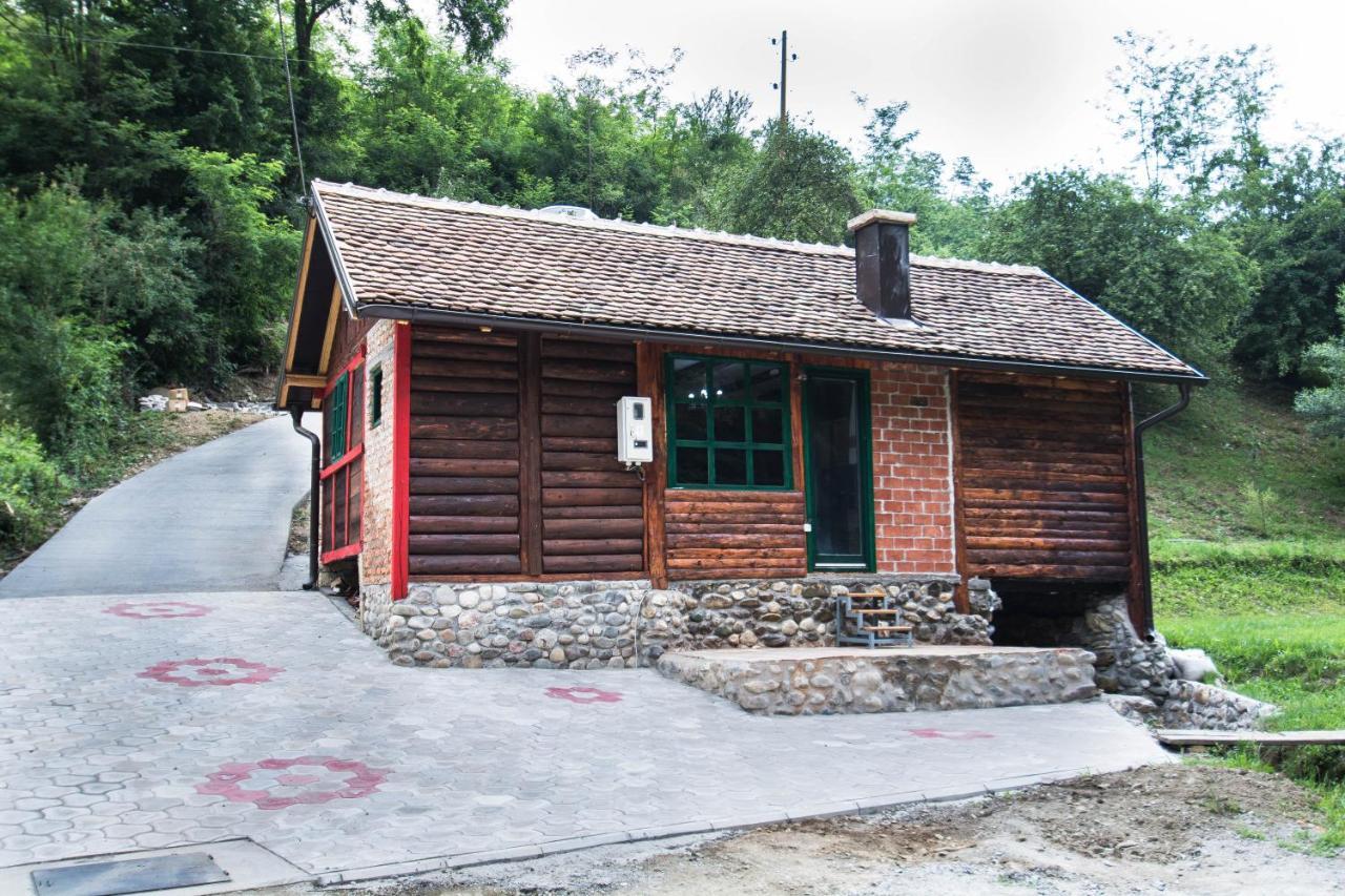 Vajat Tuk Villa Bajina Basta Buitenkant foto