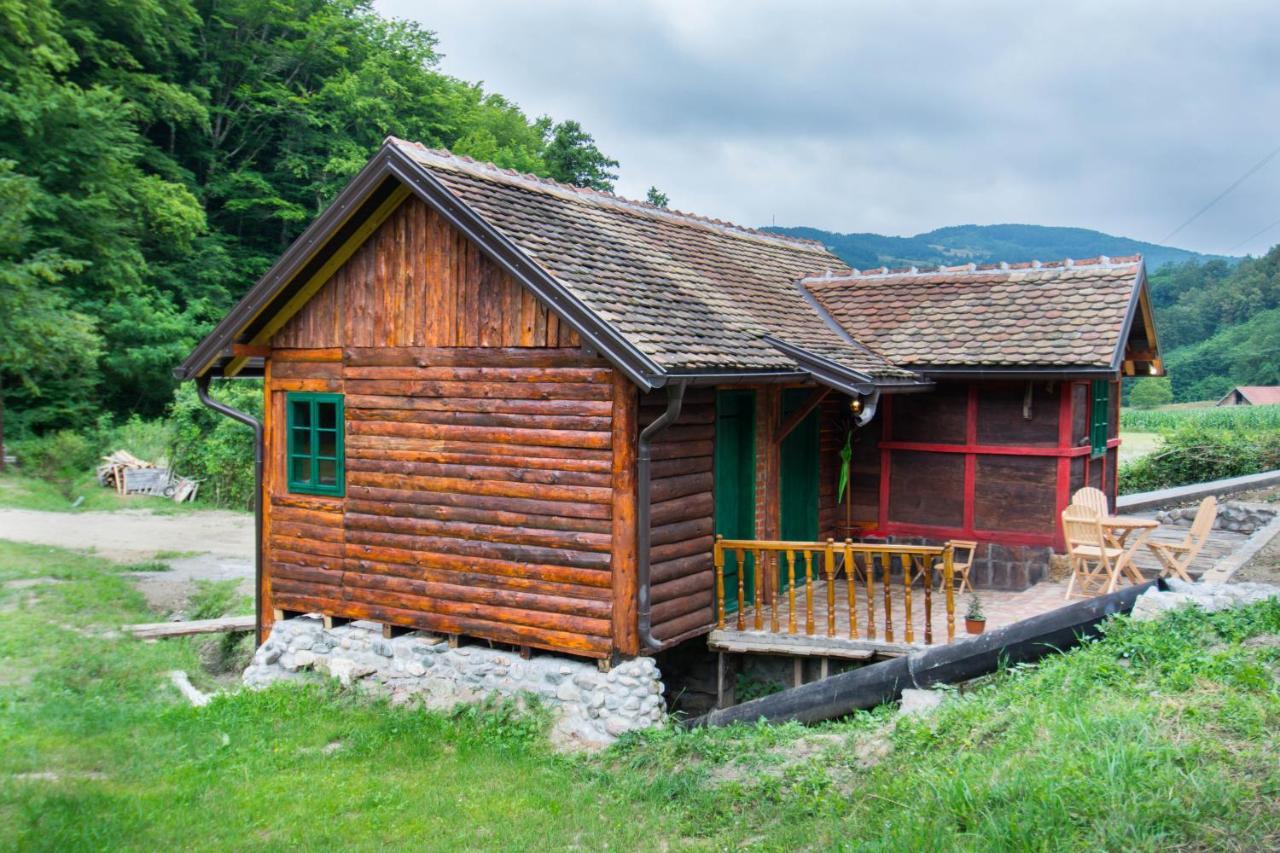 Vajat Tuk Villa Bajina Basta Buitenkant foto