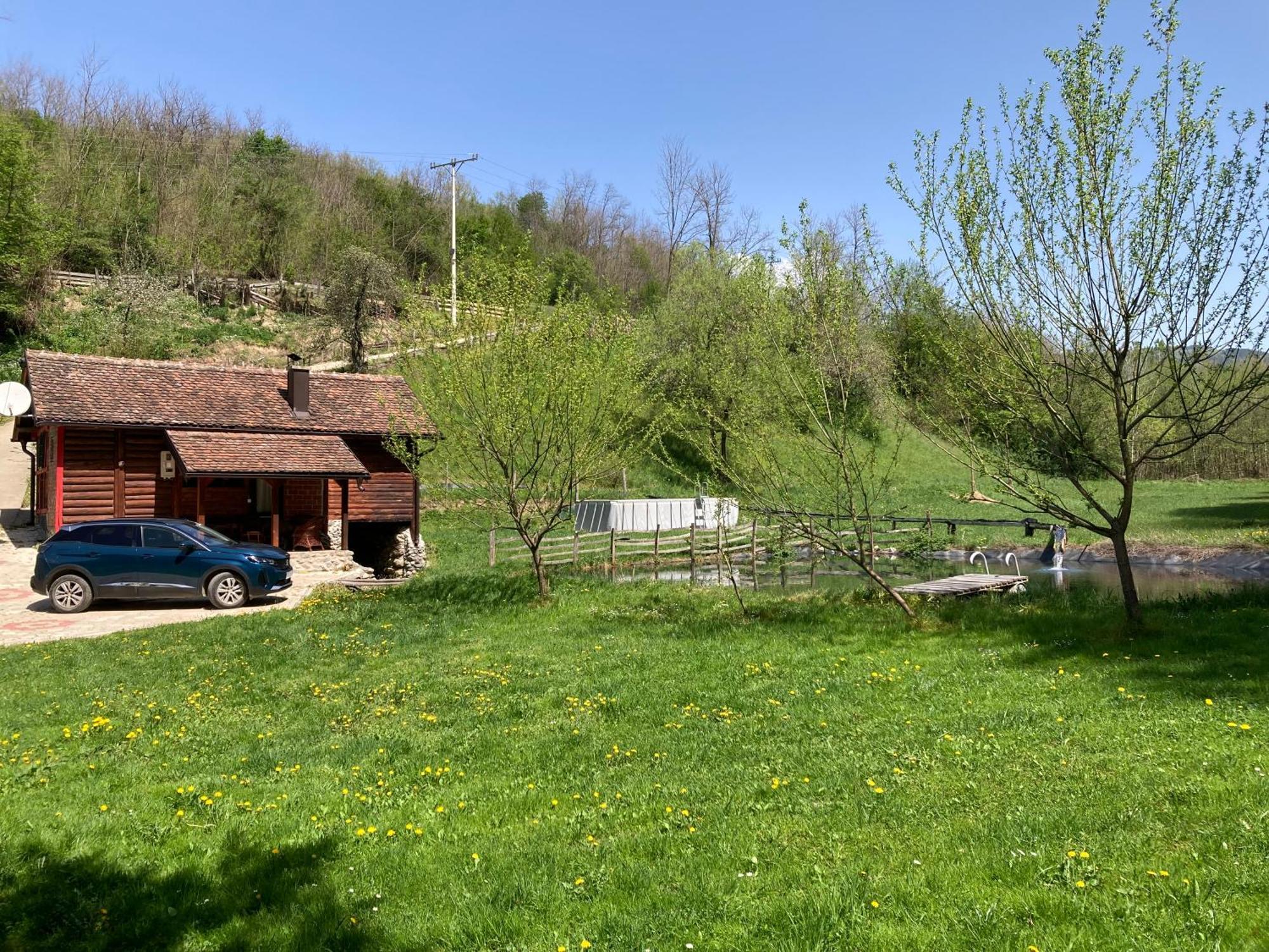 Vajat Tuk Villa Bajina Basta Buitenkant foto